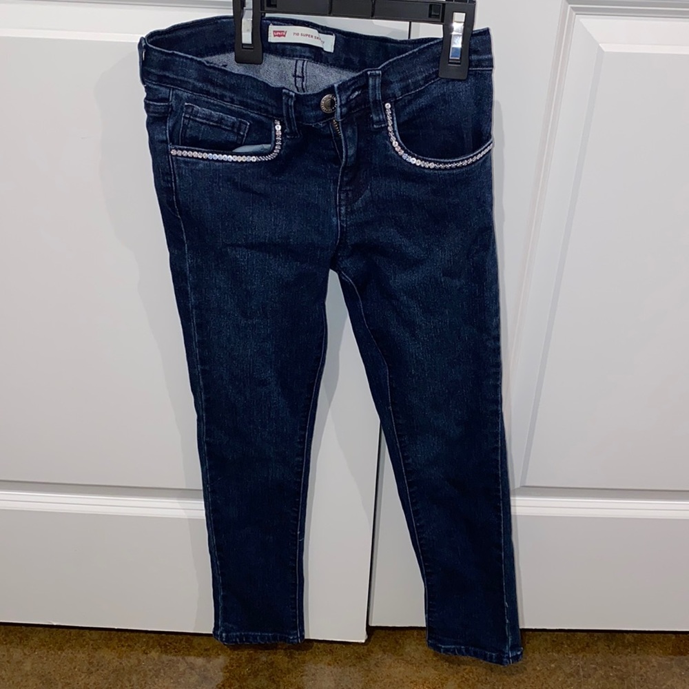Super skinny Levi girl jeans. Size 8, good condition!